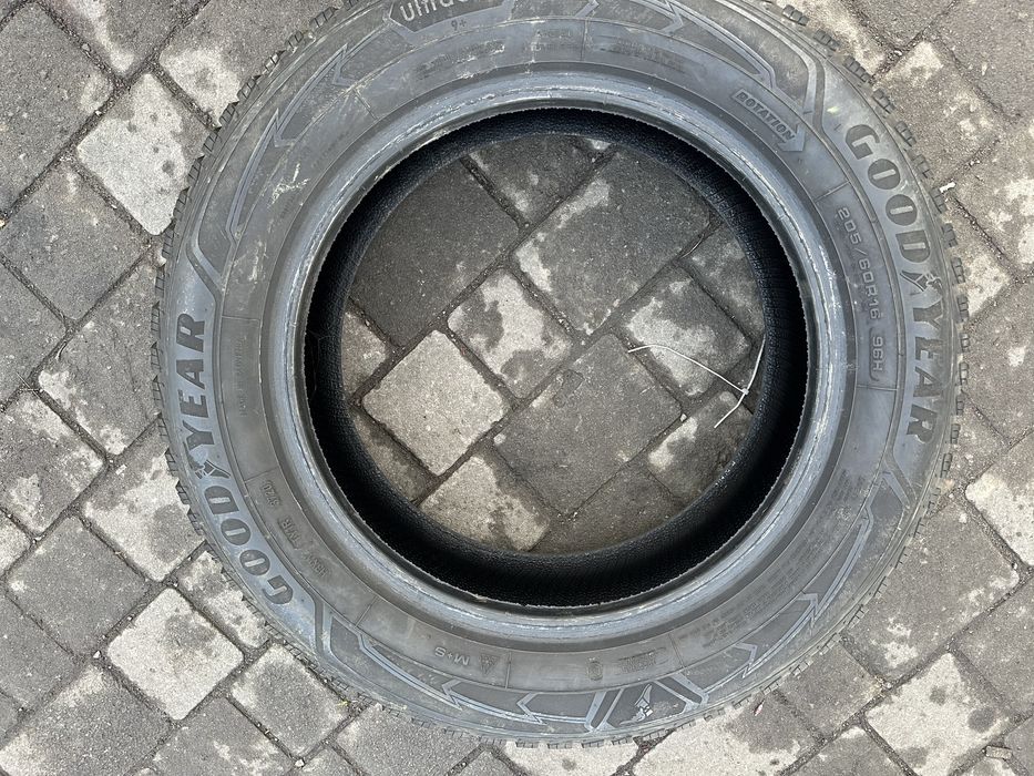 Шини зимові 205/60R16 goodyear комплект