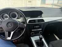 Mercedes-Benz 220