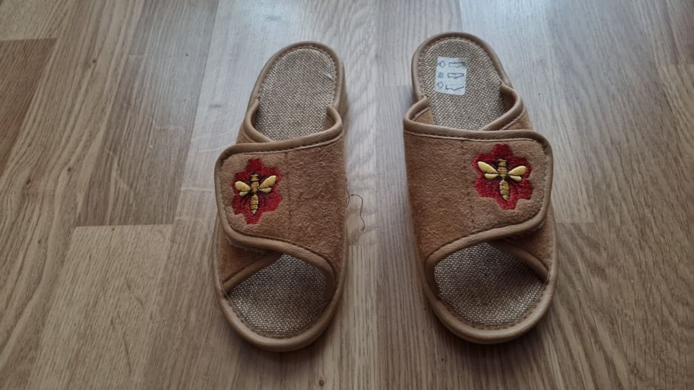 Продам нові дитячі кімнатні капці belsta