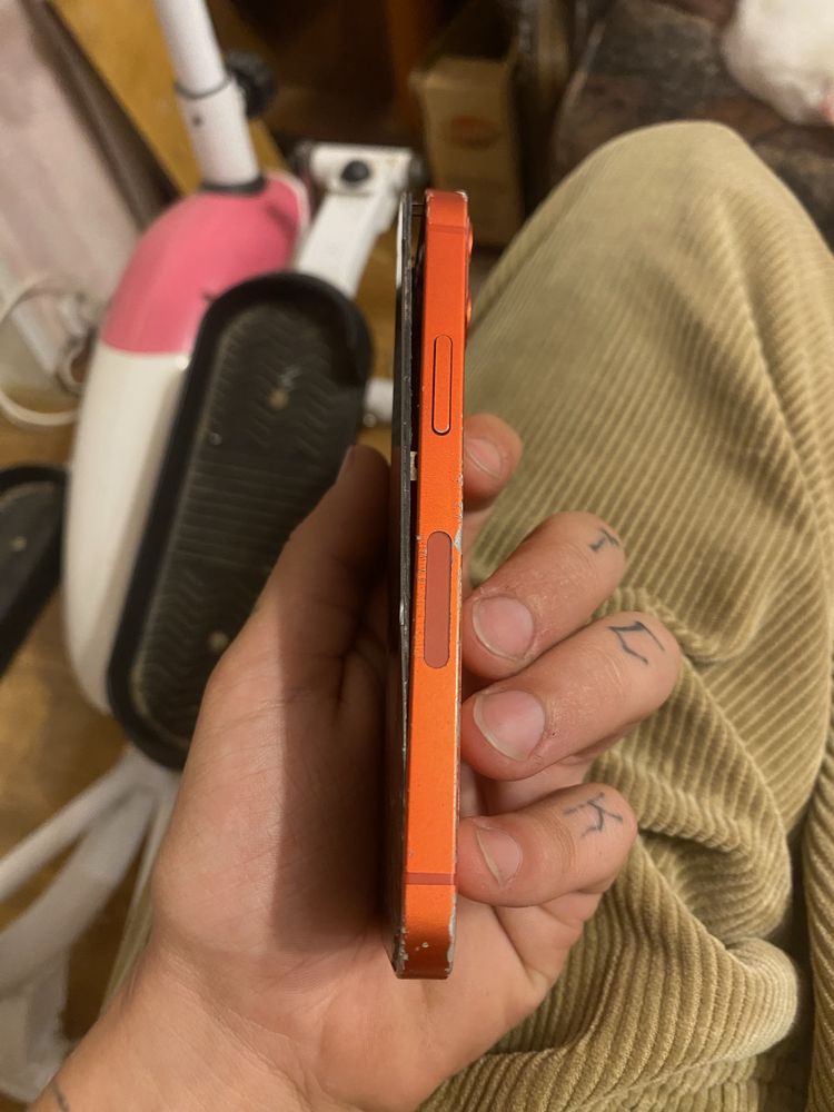 продам полносью рабочий iphone 12 mini