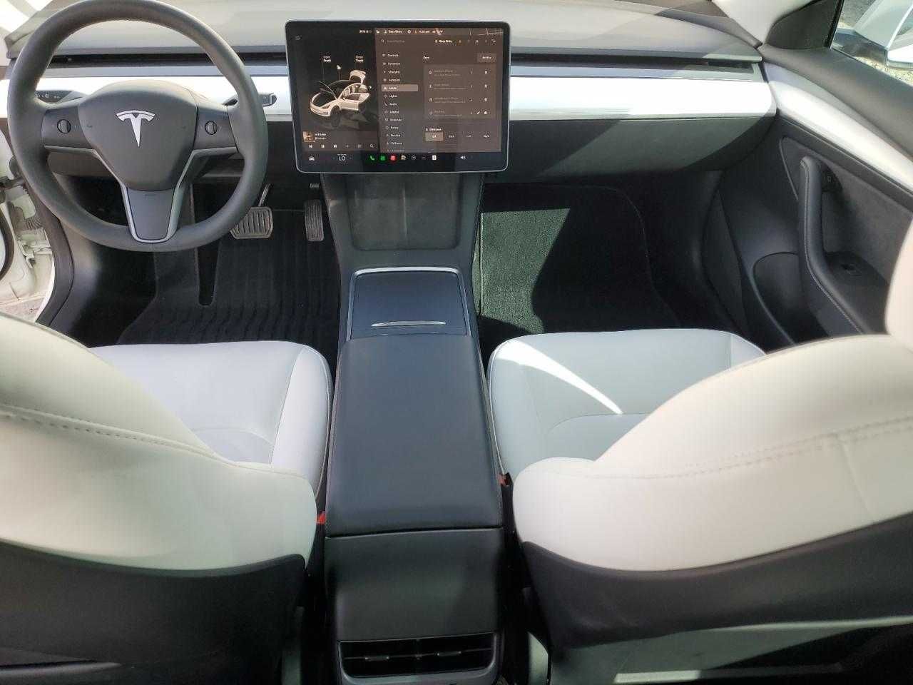 2023 Року випуску Tesla Model 3
