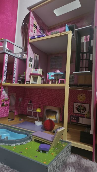 Casa Bonecas (Barbie) em Madeira