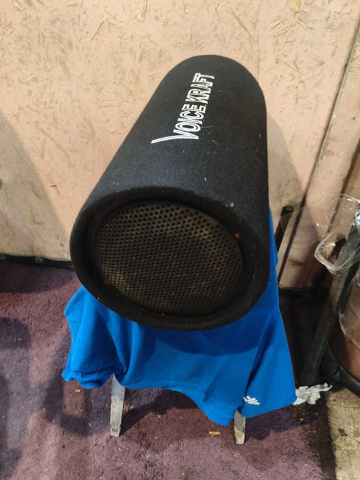 Subwoofer aktywny, radia samochodowe, wzmacniacz