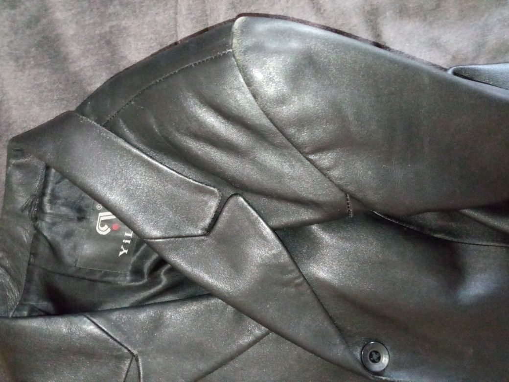 Чорний вінтажний шкіряний піджак