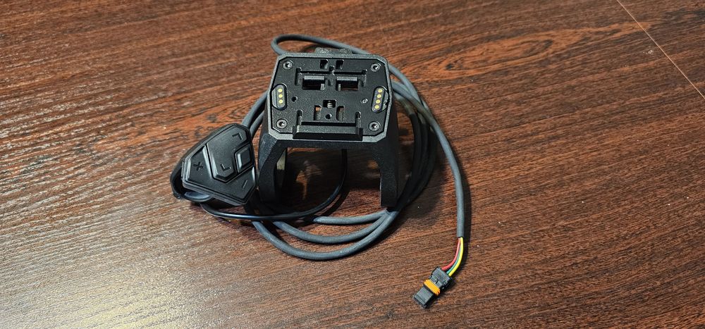 Podstawka Bosch Nyon 2. Manipulator.