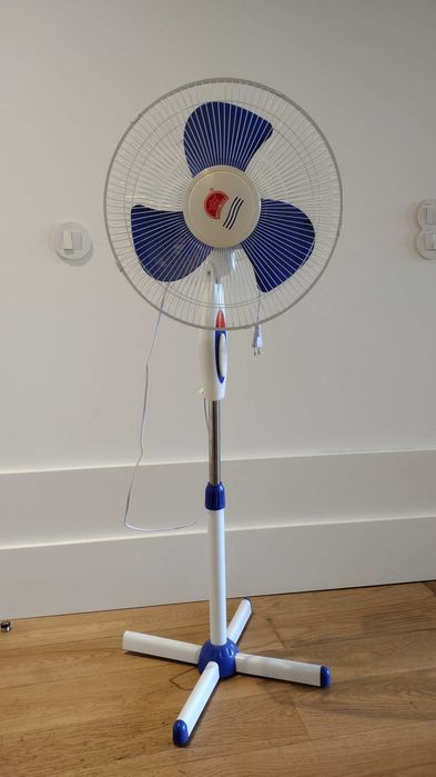 Ventoinha de Pé - Fan