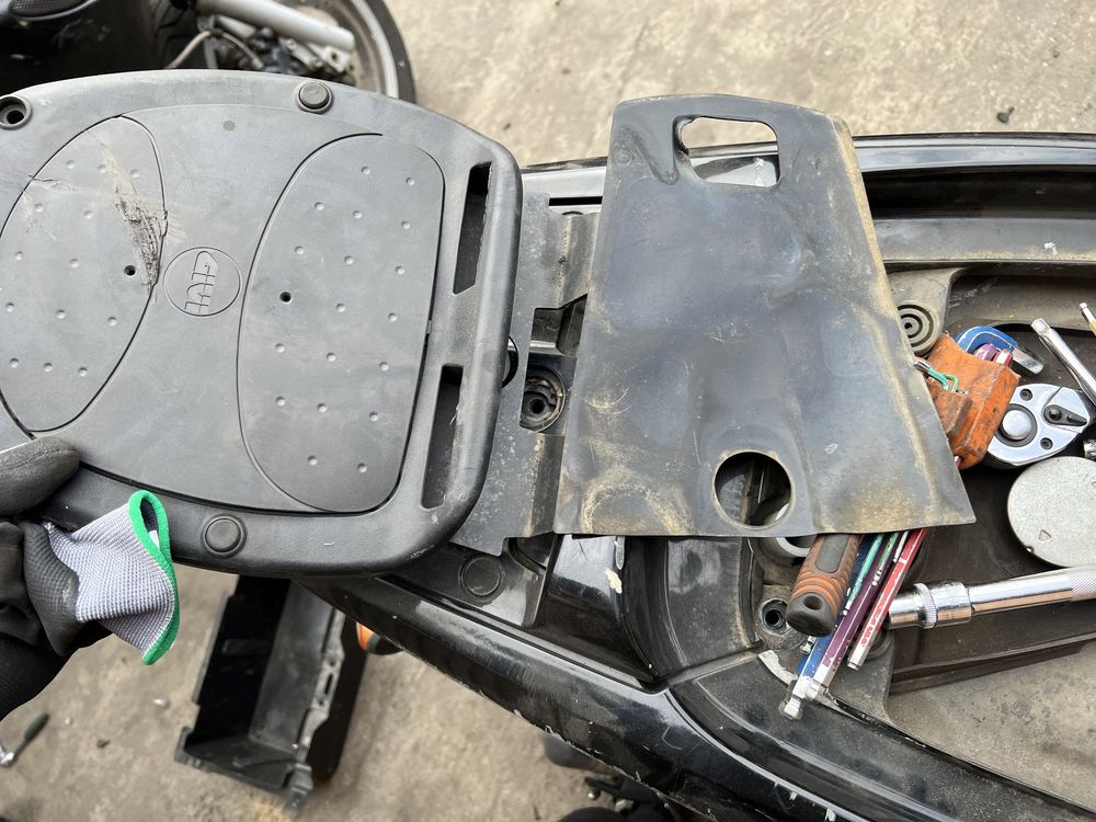 Yamaha xenter 125 stelaż kufra givi