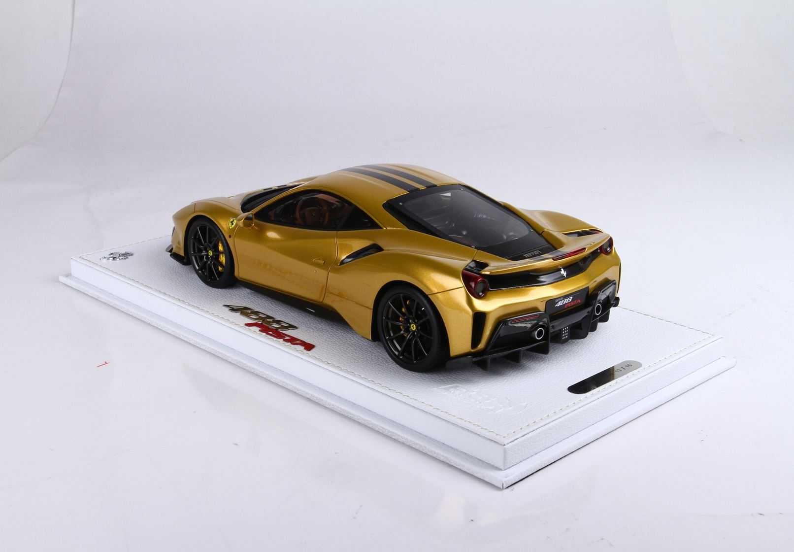 1:18 Ferrari 488 Pista Metallic Gold - BBR Models - Limited to 15 pcs