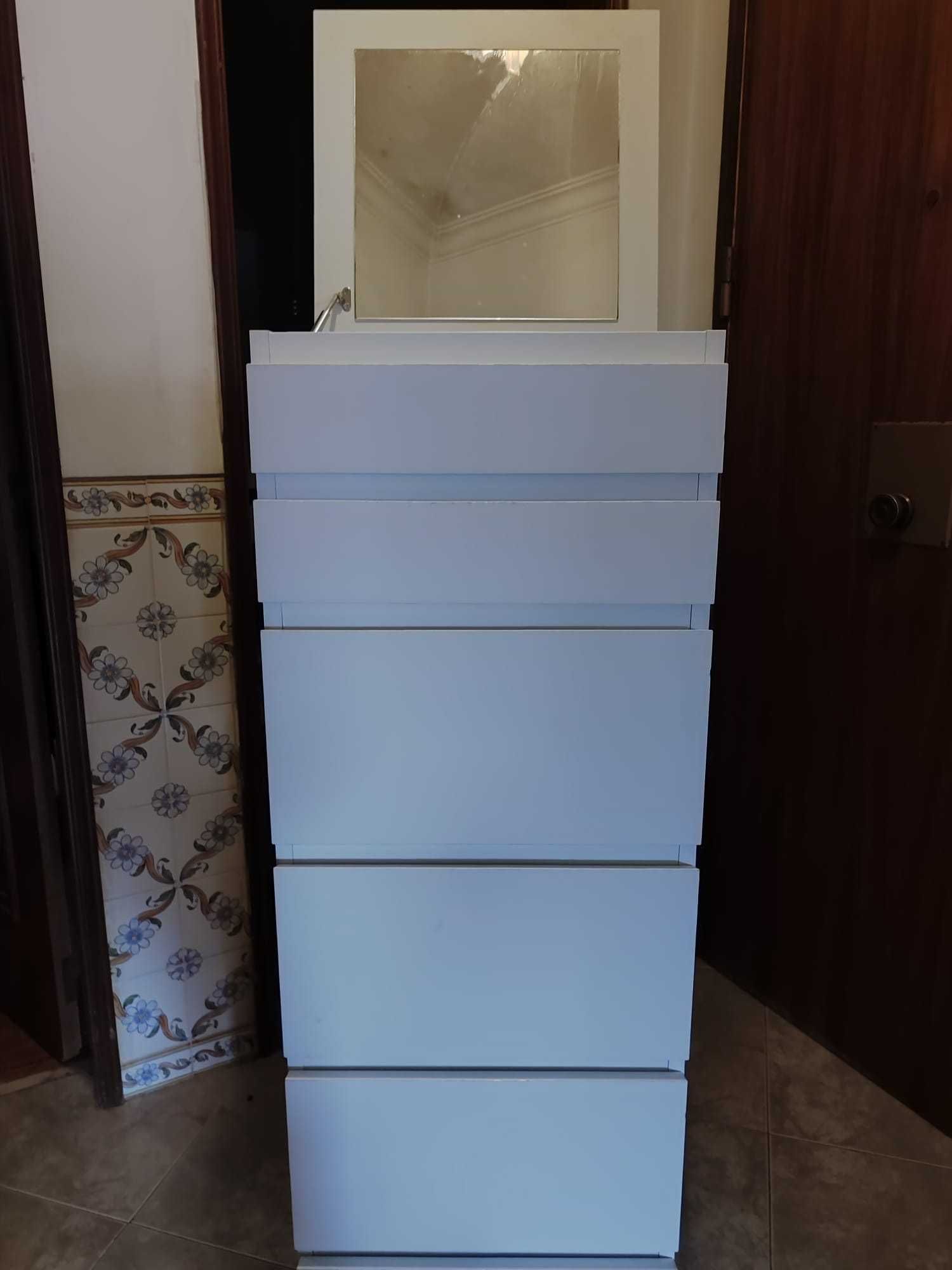 Cómoda MALM da IKEA com 6 gavetas