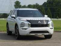 Mitsubishi Outlander SE 2022