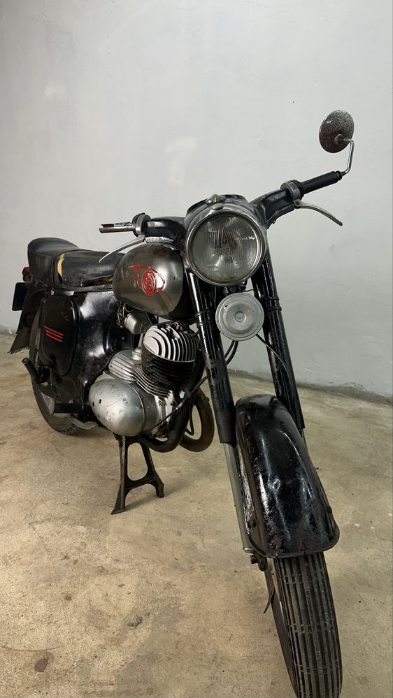 Moto Jawa CZ 175
