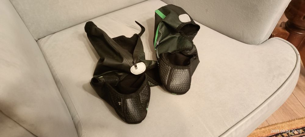 Ochraniacze przeciwdeszczowe  na buty rozm 43-44