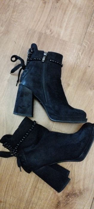 Замшеві чобітки жіночі 37р