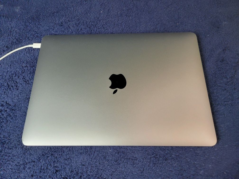 Apple Macbook Air 13" A2179  i3/8gb/256gb 2020 все працює