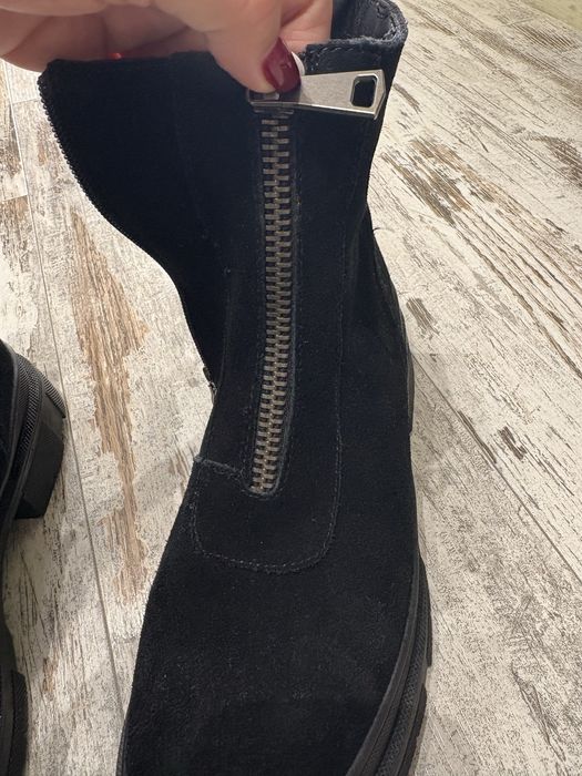 Жіночі зимові ботінки, натуральна замша, нові (р. 39)