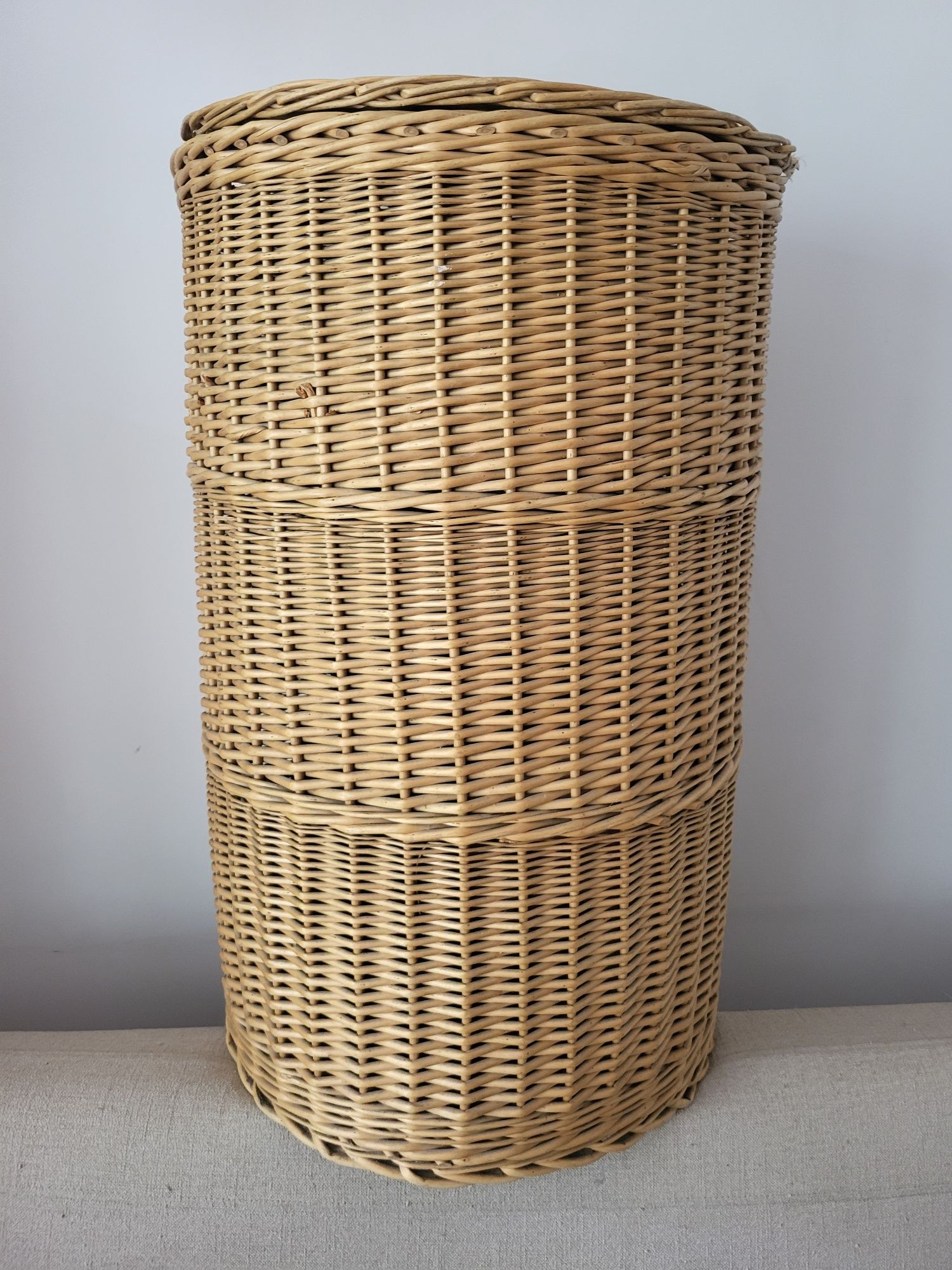 Kosz wiklinowy wysoki 67 cm