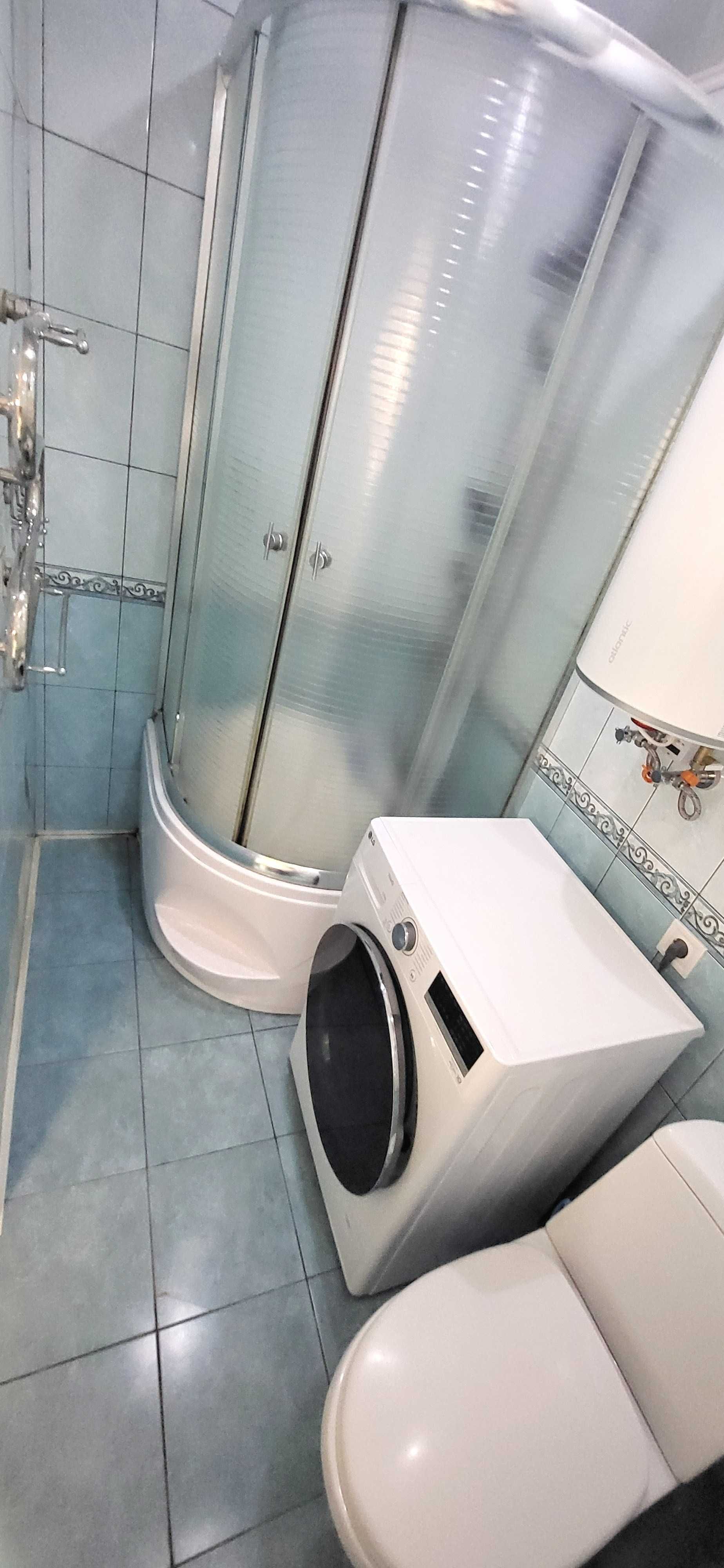 Продаж елітної 2-х к.кв. вул. Маліновського, буд. 42, ДРУГИЙ ПОВЕРХ.