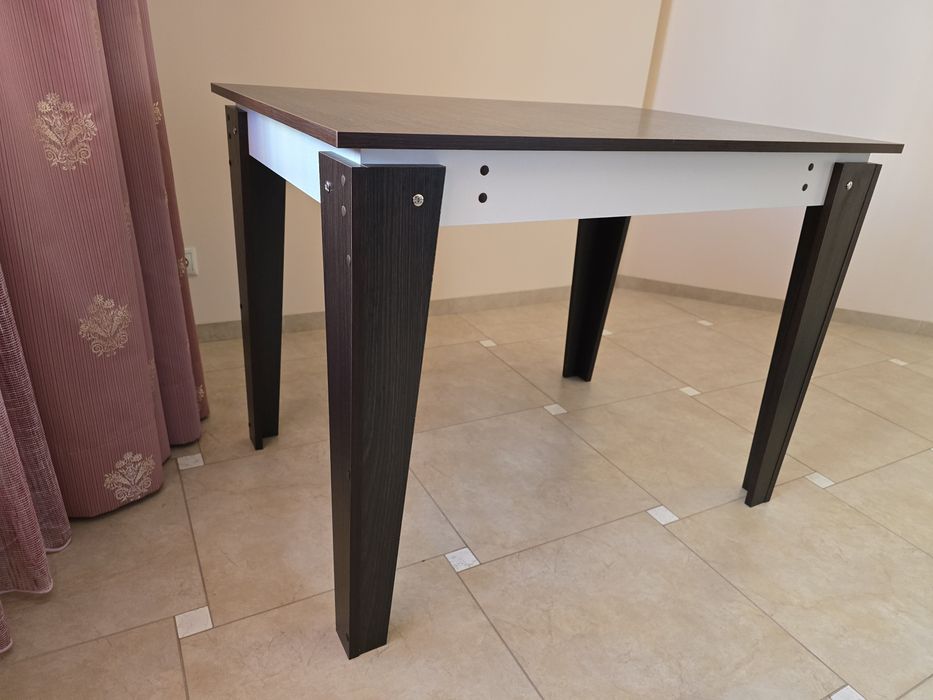 Стол обеденный + 2 стульчика складных