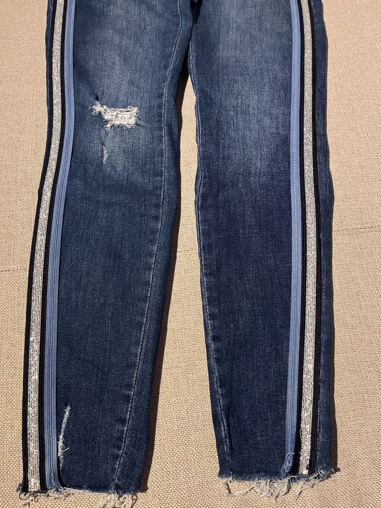 Spodnie jeansowe 34 XS skinny z lampasami przetarciami jeansy