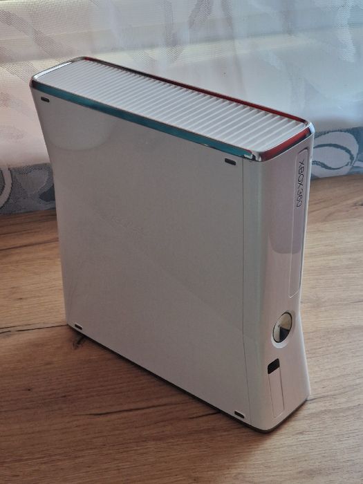 Xbox 360 slim 4GB white/biały edycja limitowana