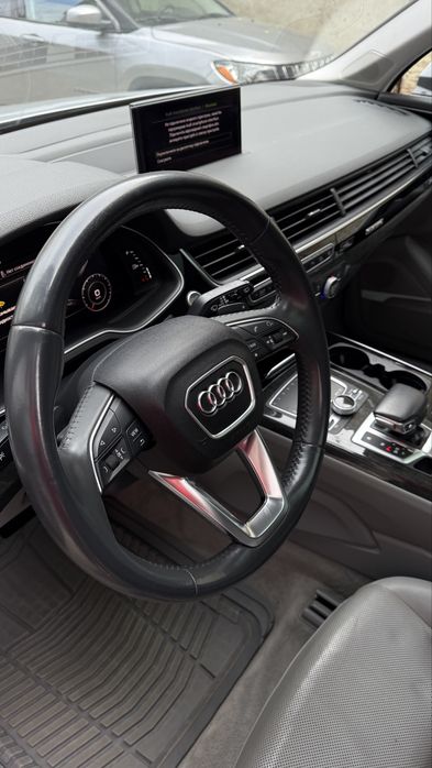 Audi q7 2017 premium plus