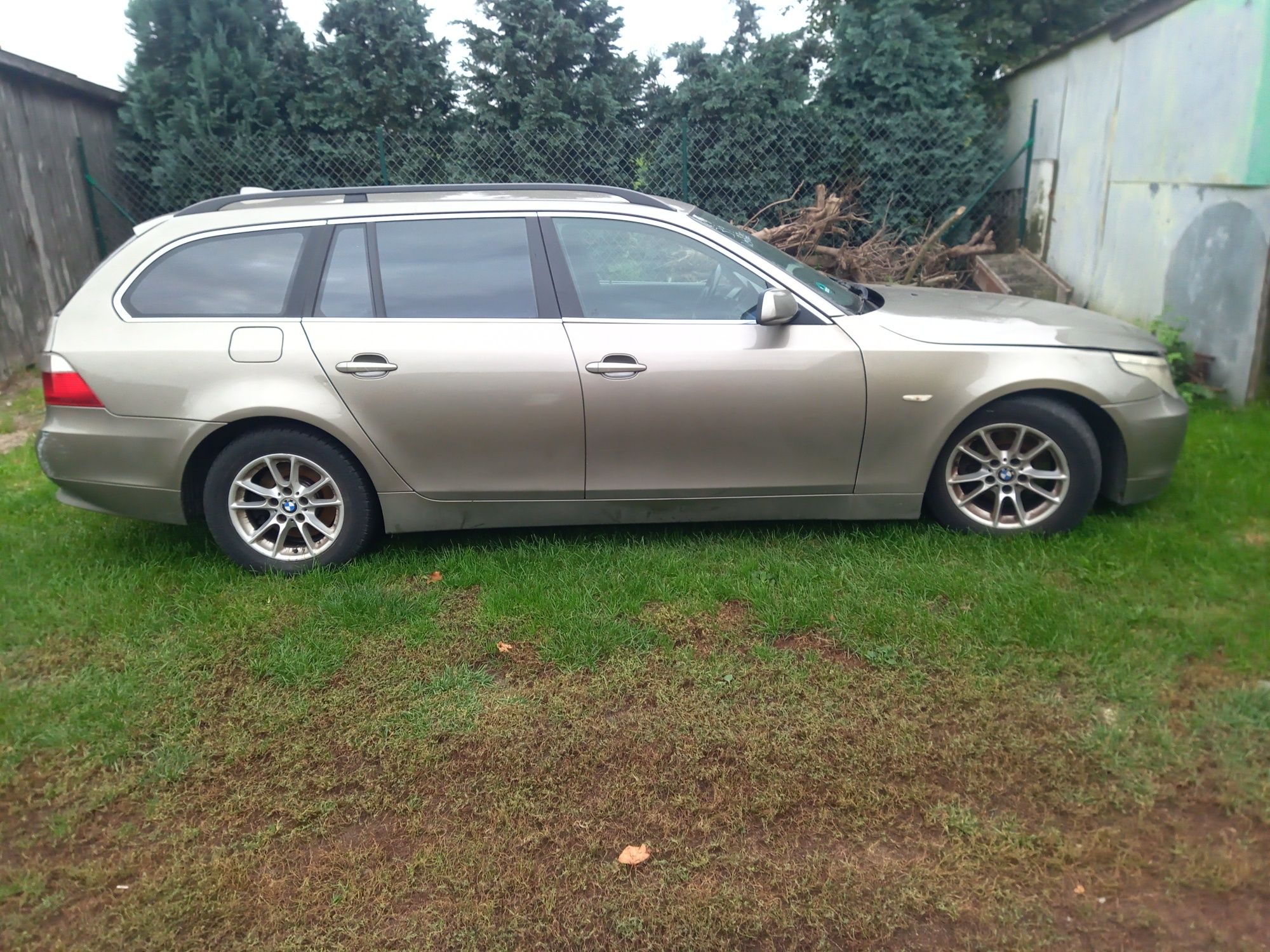 BMW E61 2.5D 177km automat części Olivin Metalic