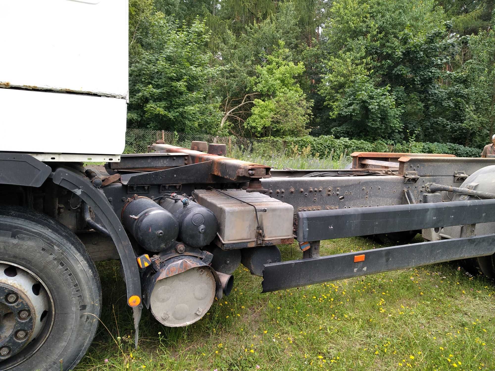 Ciężarowy Man do przewozu kontenerów