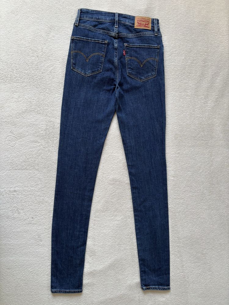 Granatowe spodnie z wysokim stanem 721 High Rise Skinny W26 L32 Levi’s