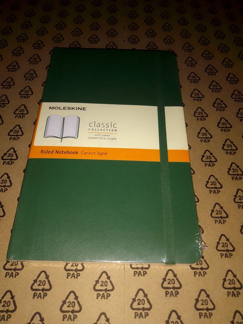 Moleskine pautado verde