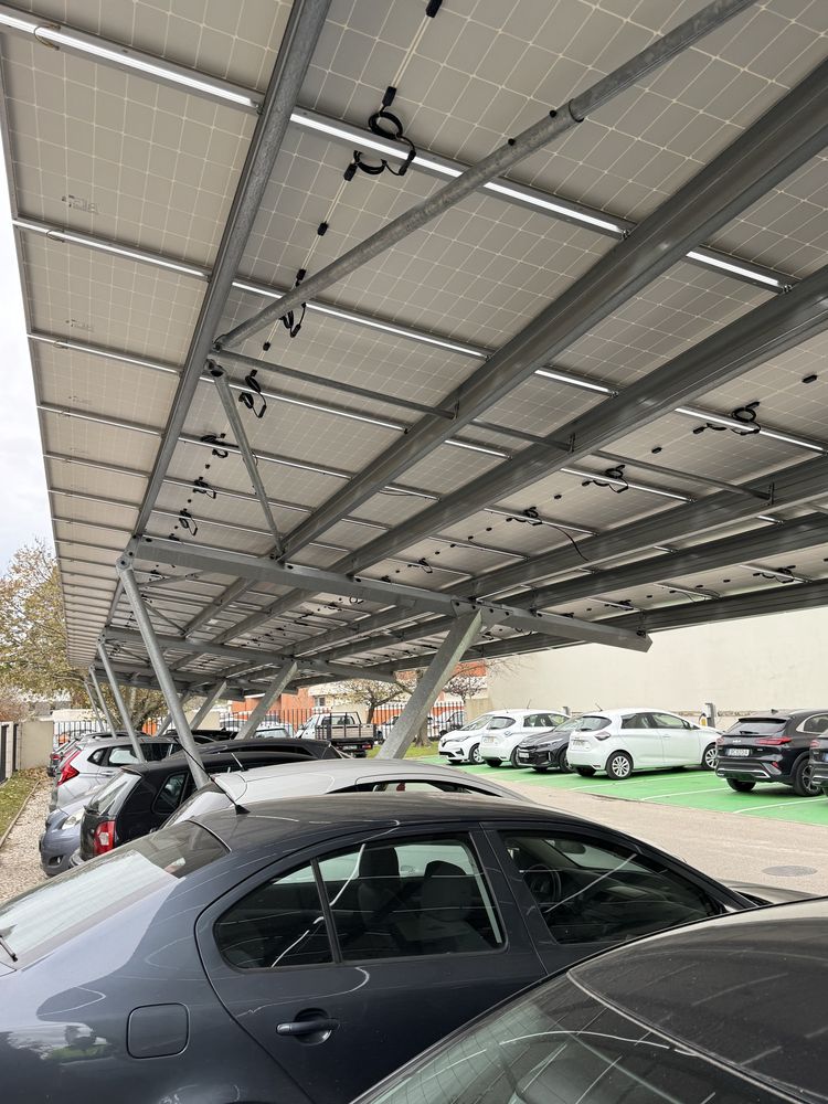 Instalacao de paineis fotovoltaicos e carregadores de carros eletricos