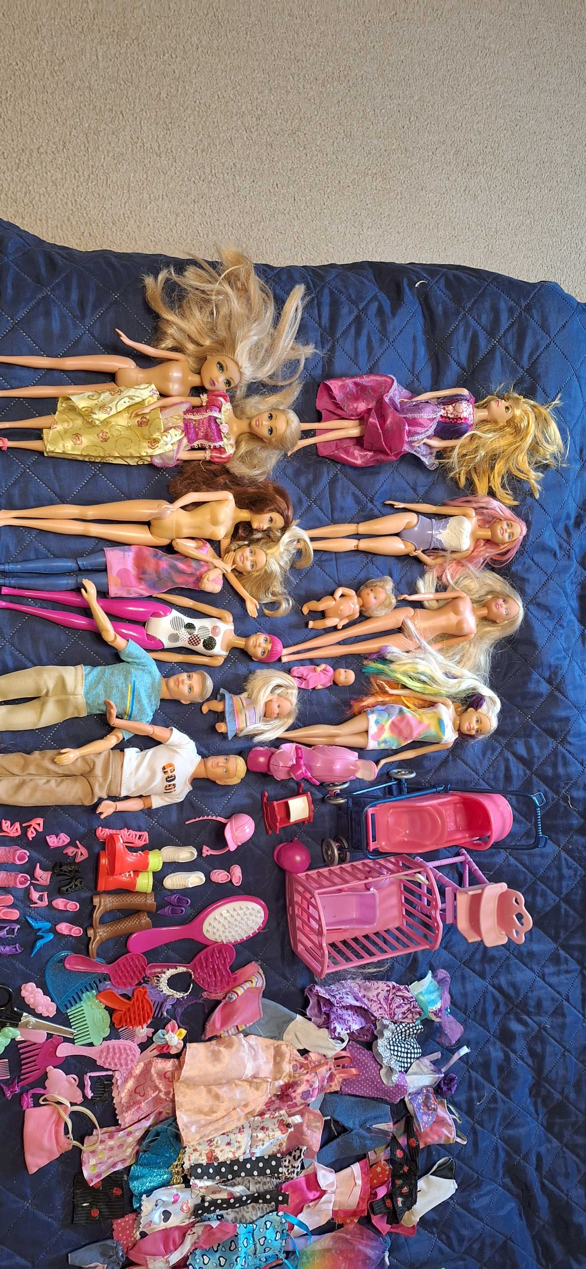 Lalki Barbie z ciuszkami i akcesoriami