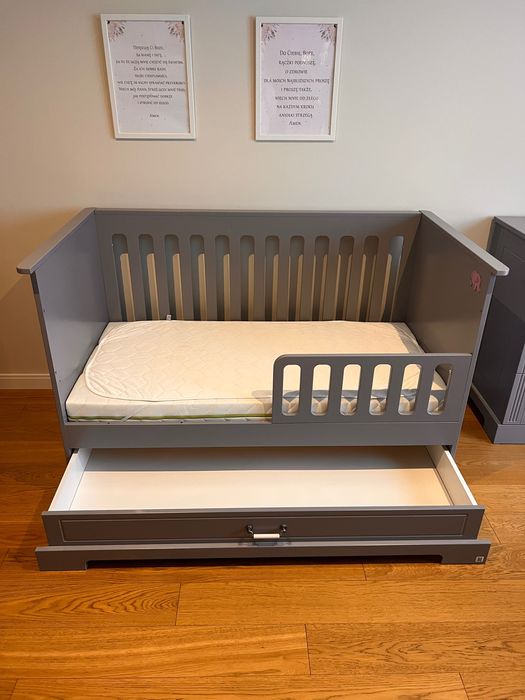 Łóżeczko BELLAMY INES GREY z szufladą + materac Fiki Miki Antiallergic