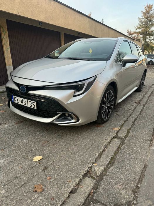 Toyota Corolla 1.8 Hybrid 140KM LIFT JAK NOWA!