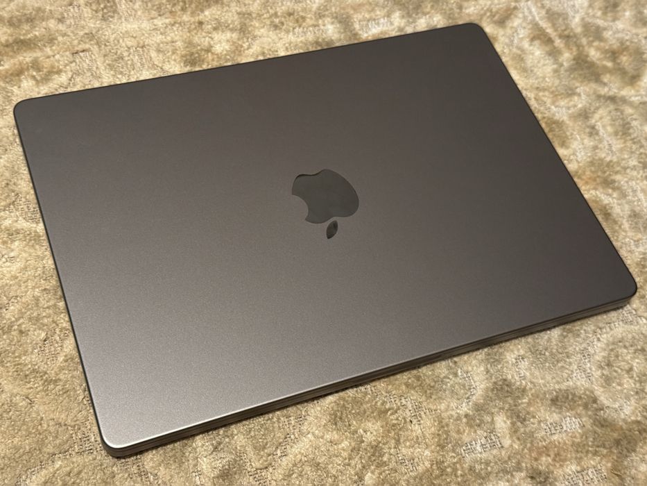 Macbook Pro 14” M2 Pro + 16gb ram + 512gb SSD