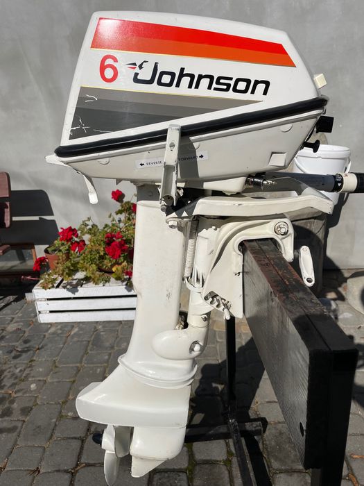 Silnik zaburtowy Johnson 6 km 2 t super stan