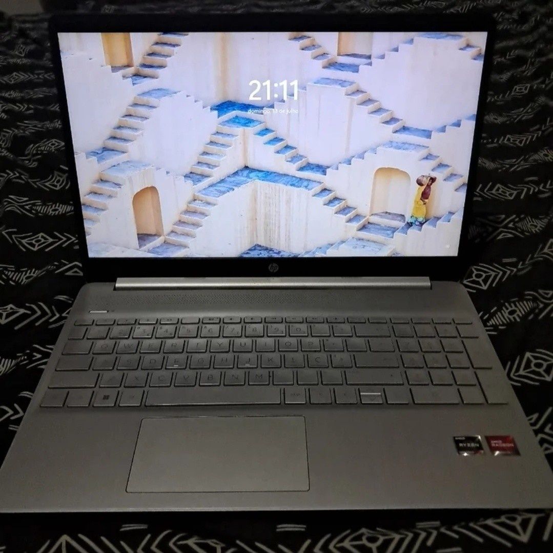 Laptop HP RYZEN 7 5700U com Radeon Graphics, 12GB RAM