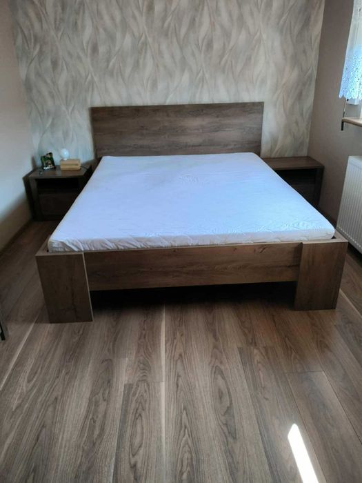 Łóżko z materacem + szafka nocna gratis !