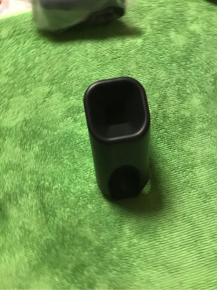 Кронштейн кріплення решітки  телевізора tesla model y 1514466-00-a