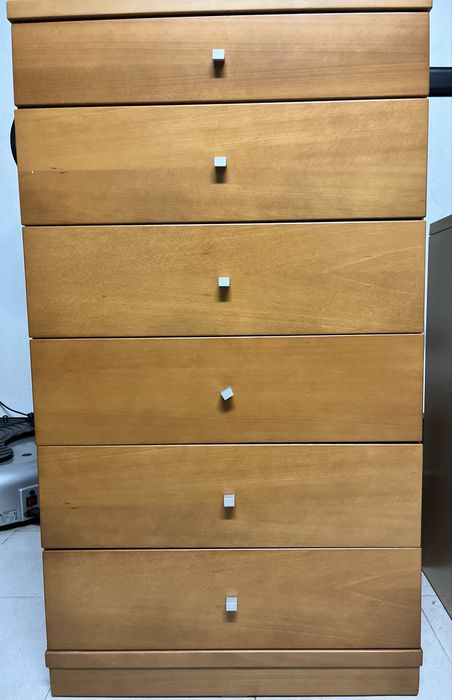 Camiseiro  em bom estado