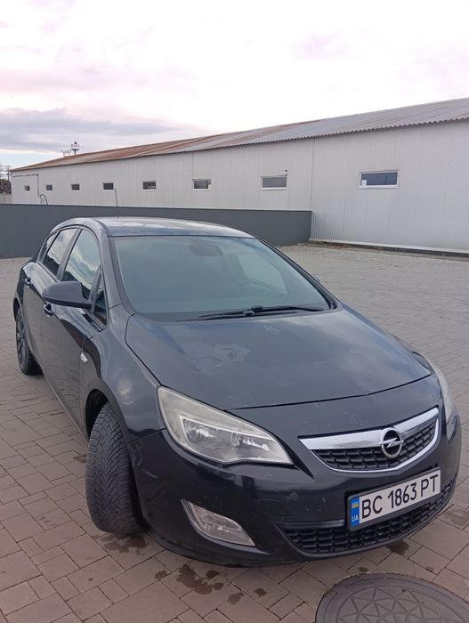 Авто Opel Astra j 2011