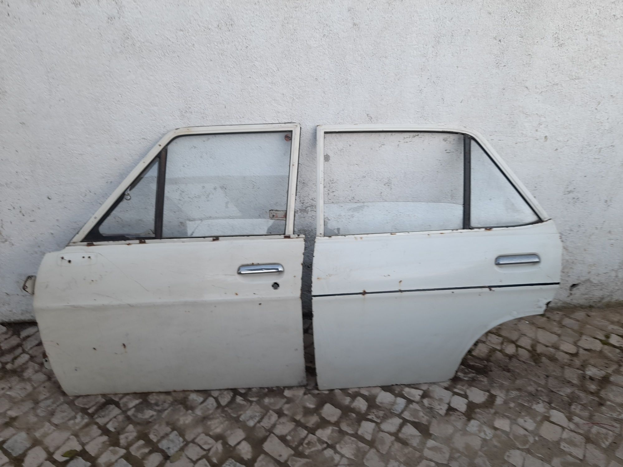 Datsun 1200, 120Y, 100A, SUNNY e outros materias usados