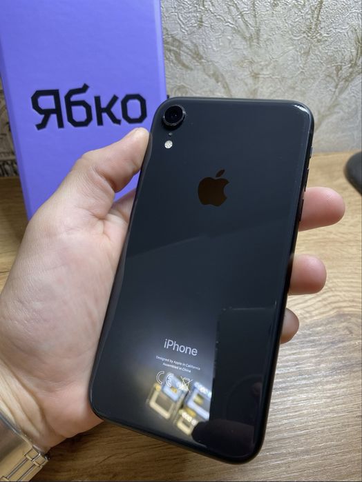 Продам iPhone XR 64GB