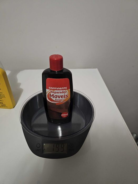 Reparador móveis.