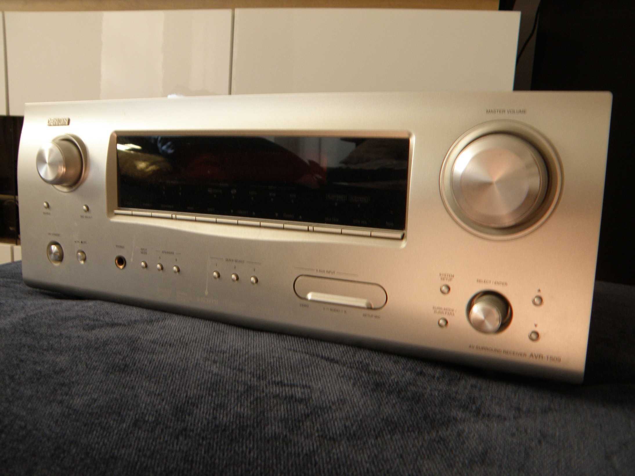 Denon
AVR-1509 amplituner