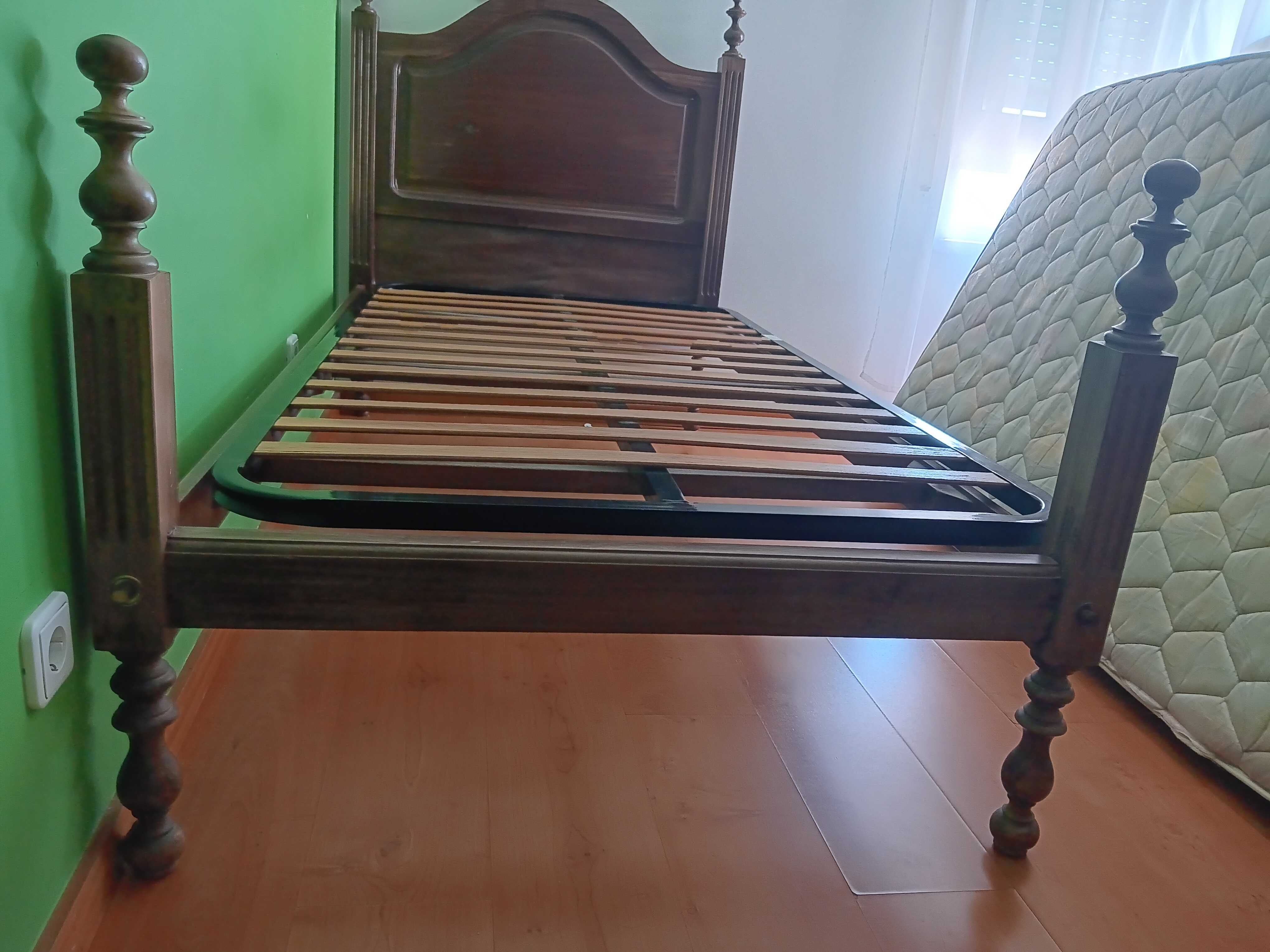 Cama com colchão