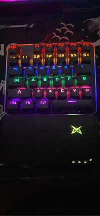 Teclado gaming de uma mão