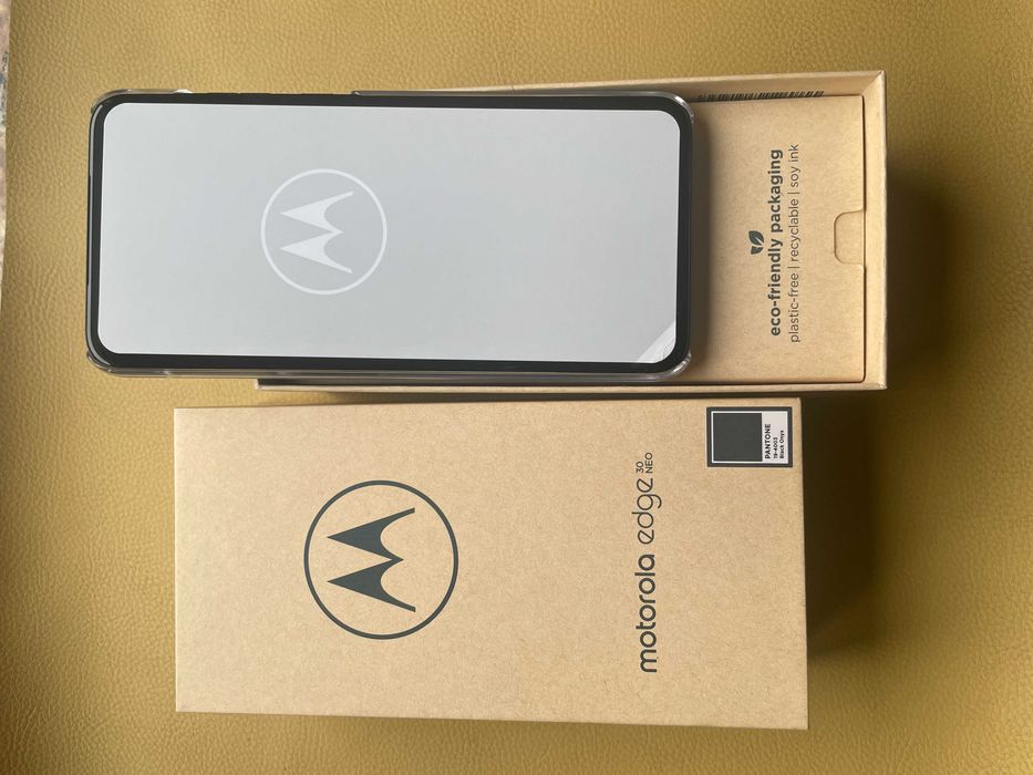Smartfon Motorola Edge 30 neo
