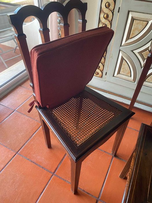 Mesa e Cadeiras em Pau Santo Conjunto