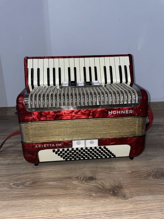 Akordeon Honner Arietta IIM, 72 basy, 3 chóry, stan bdb