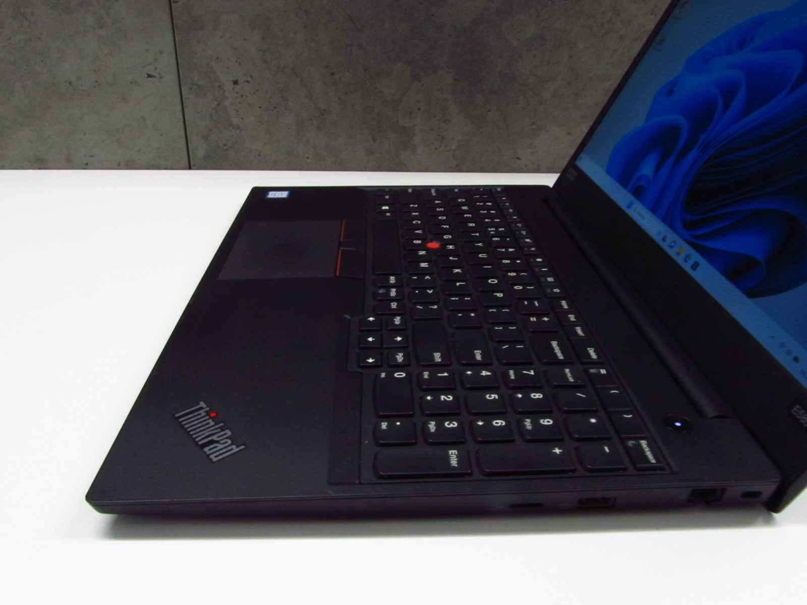 Okazja Lenovo ThinkPad 15 E580 i5 8250U ram 8GB dysk 256SSD FHD Laptop